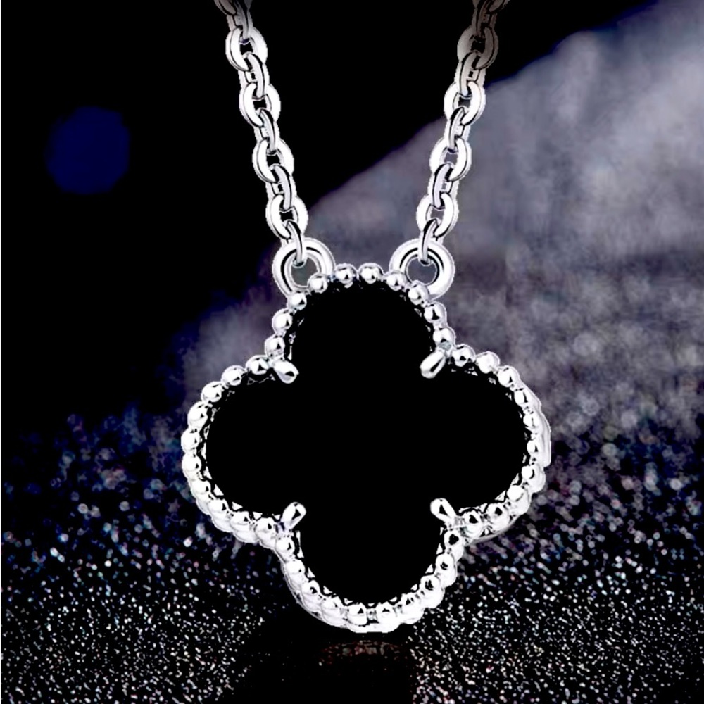 New 925 Sterling silver Onxy Pendant
